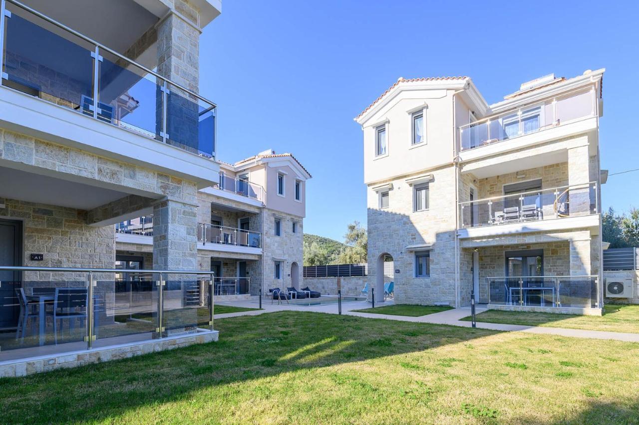 Momento Luxury Apartments Walking Distance From The Beach Nikiana Eksteriør billede