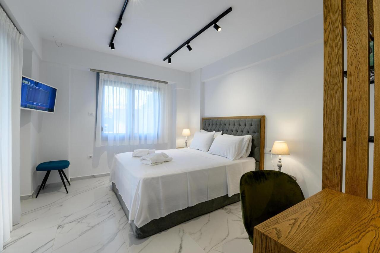 Momento Luxury Apartments Walking Distance From The Beach Nikiana Eksteriør billede