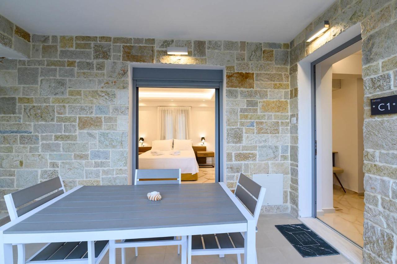 Momento Luxury Apartments Walking Distance From The Beach Nikiana Eksteriør billede